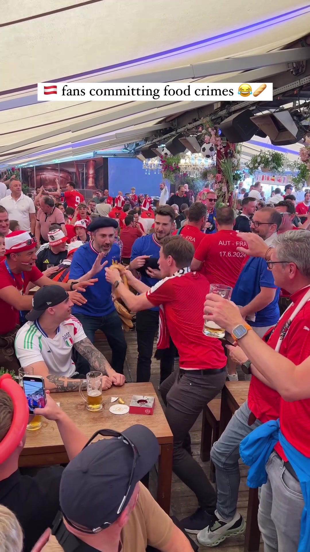 食物战争2.0@E8J+Ygg==奥地利球迷折断法棍挑衅法国球迷