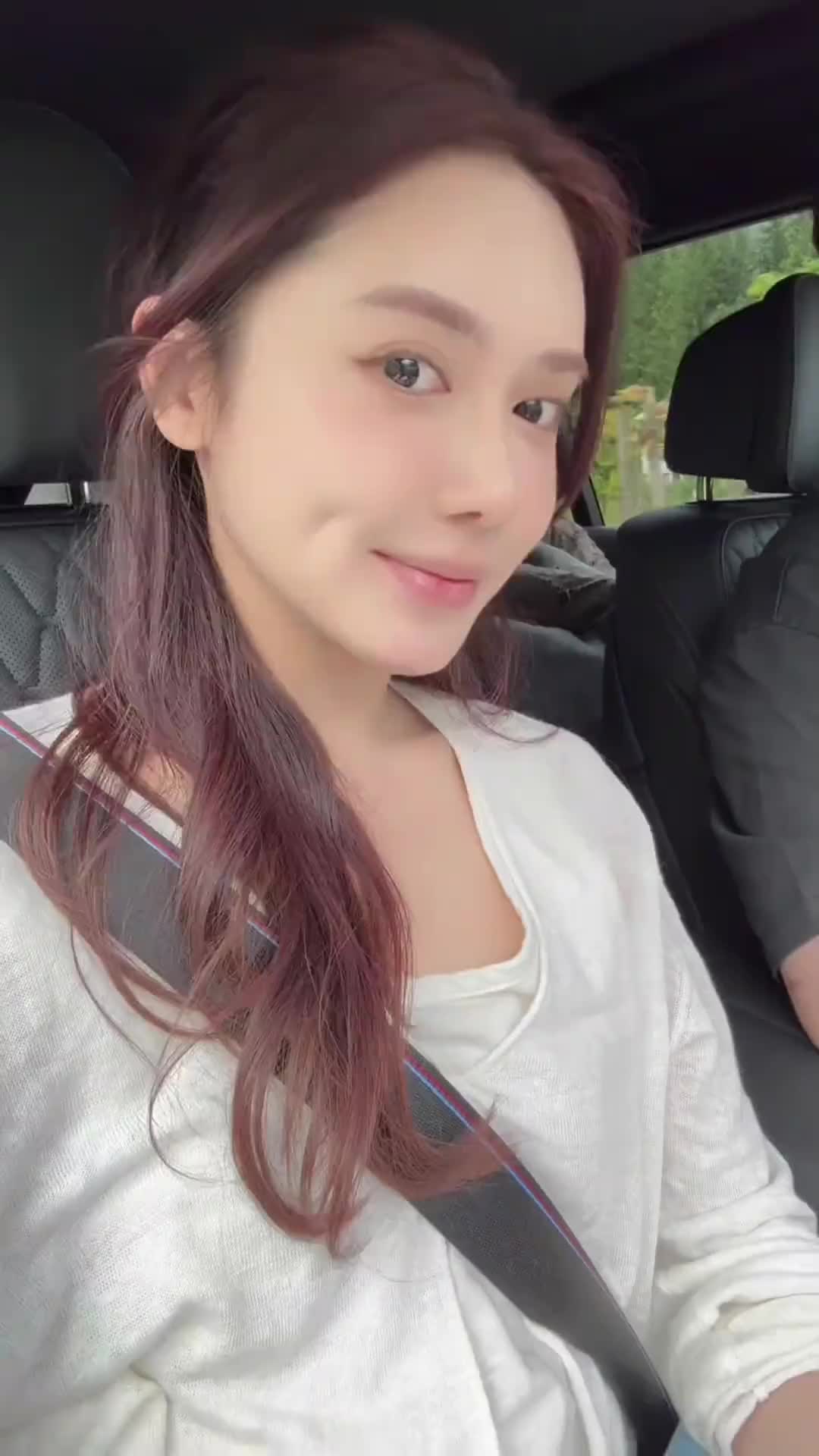 美娜：一个53岁女主持人高能量的一天 干劲满满的一天完美结束