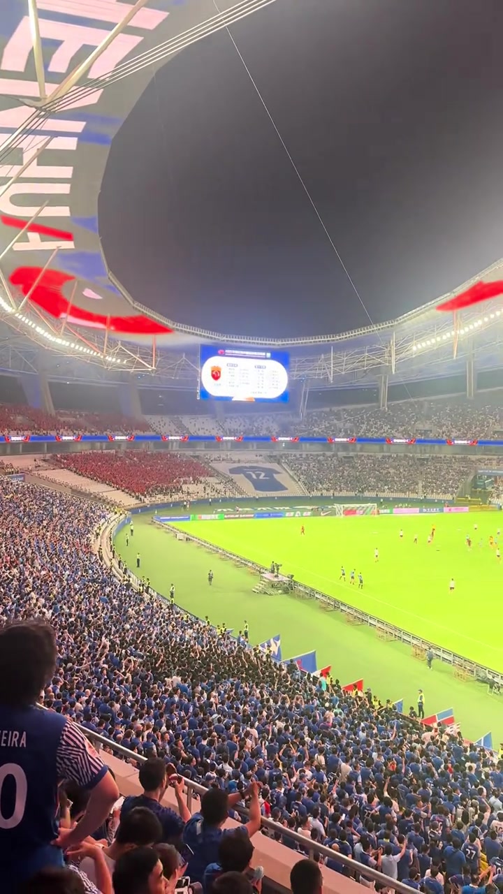 申花球迷赛前唱：为了汉堡，为了大米，为了上海交通卡