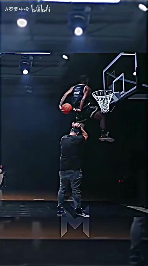 让扣篮大赛有观赏性的好方法？这几个扣将用矮框秀各种逆天动作！