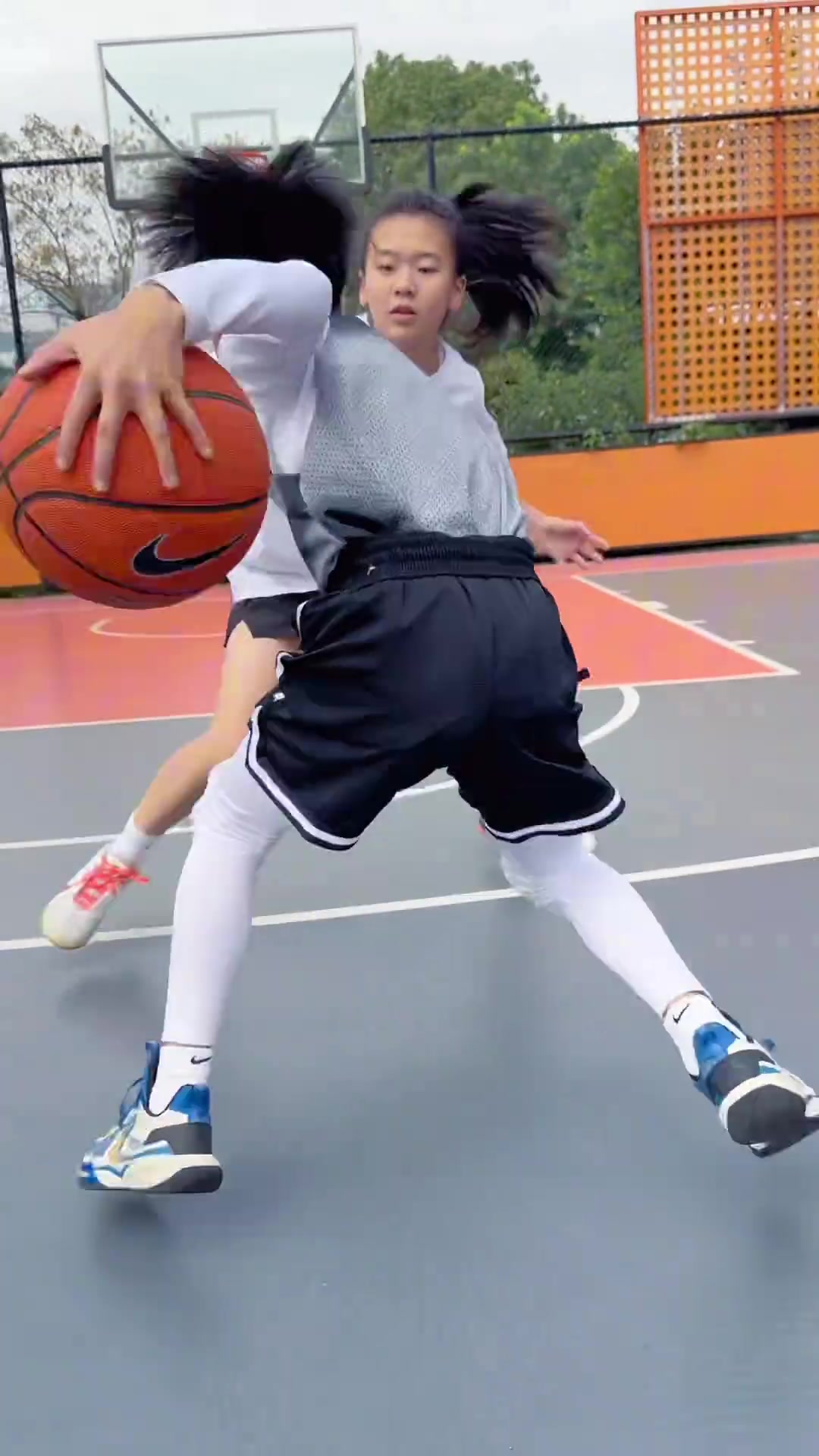 原来是空间束缚住了小菜鸡！来到大场地篮球场1v1随便过奥妮尔