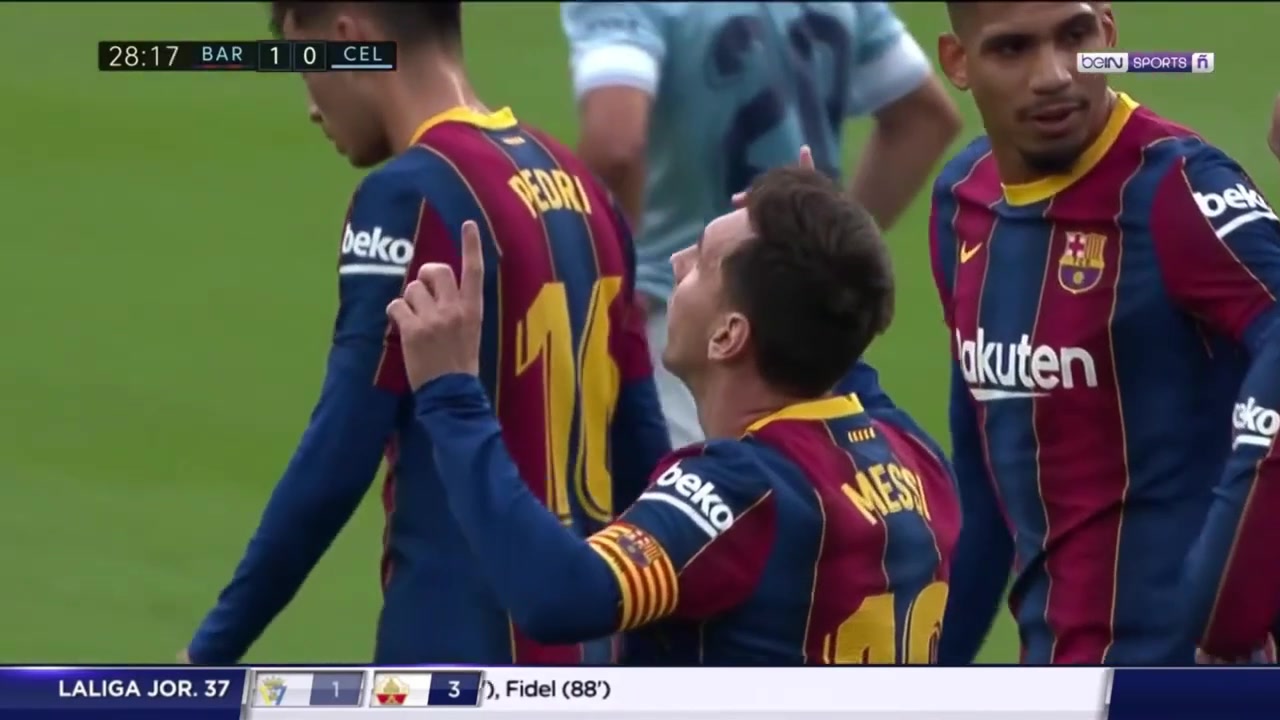 梅西巴萨生涯的最后一球！用了最不擅长的头球方式破门！