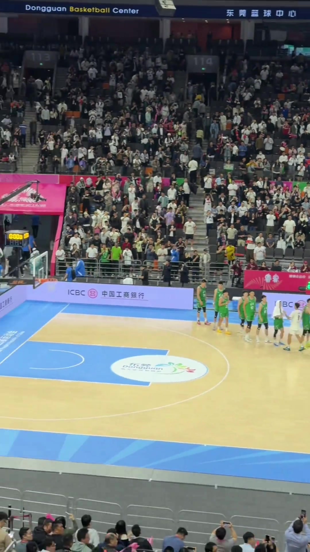 广东赢下辽粤大战 ！杜峰的路越走越宽了！跨栏小跑飞赴领导致意