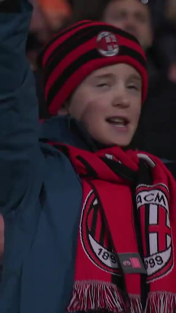 足球氛围是真的浓郁！AC米兰又将迎来一位多年的死忠球迷！