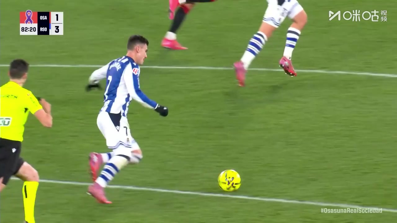 太惊人了！皇家社会前锋巴雷内切亚中圈无解吊射破门！