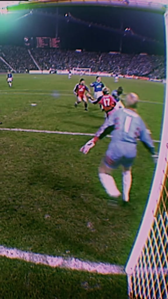 这反应真的绝了！拜仁球迷：这是一次伟大的扑救，简直疯狂！