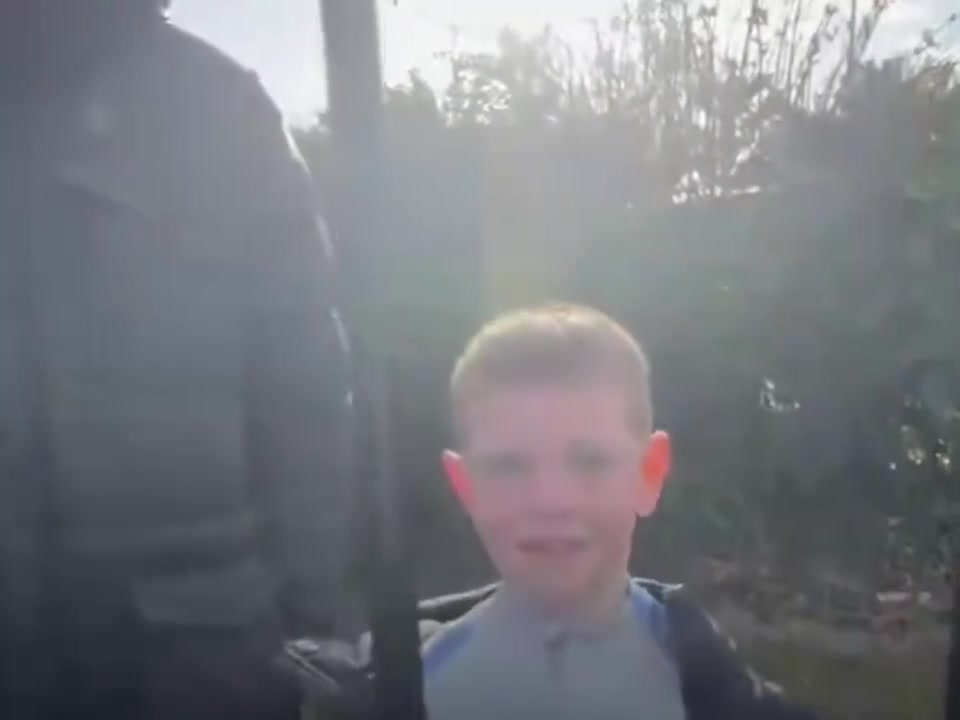 影响力！孙兴慜重返英国备战训练，热刺小球迷等候多时！