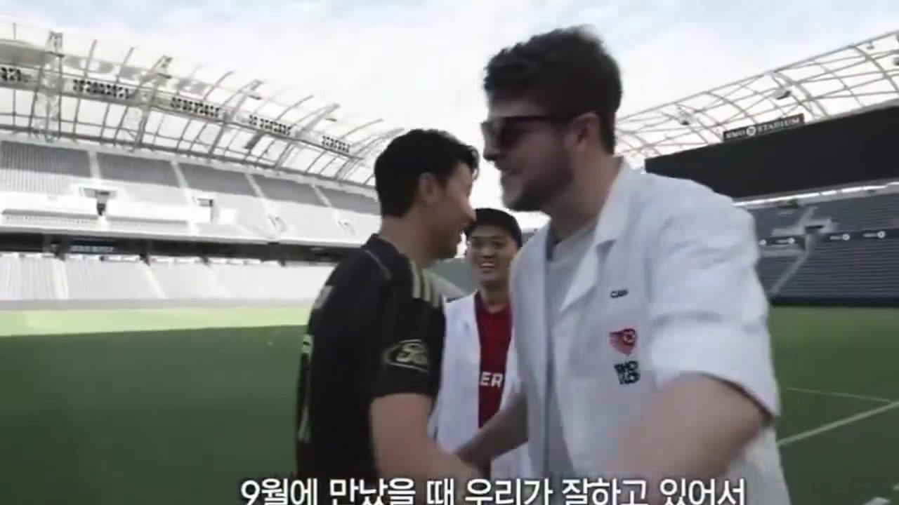 这剪辑挺伤感！热刺球迷：孙兴慜，回热刺吧，我们想你了！