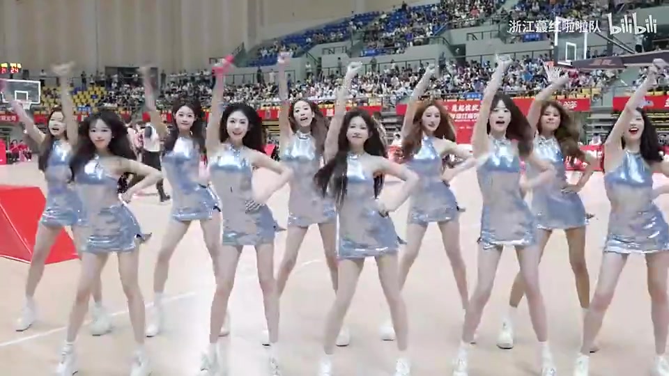 全员高颜值大长腿！浙江蕞红啦啦队真是太有实力了~